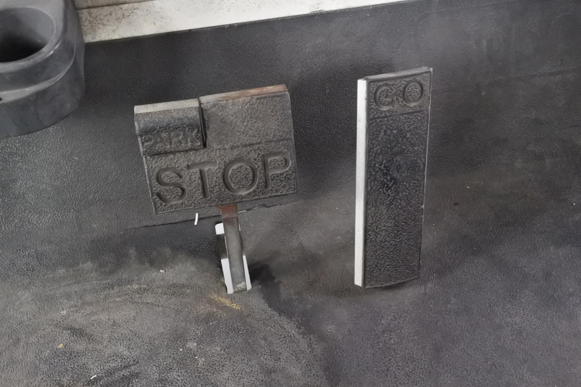 35647679-2-14.jpg